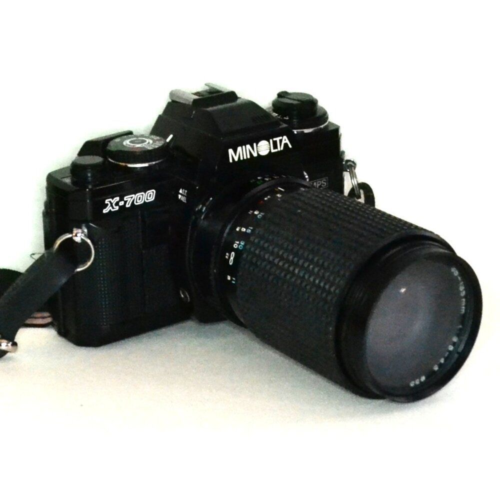 Vintage Minolta X700 35mm Film SLR Camera Zoom Lens  Works